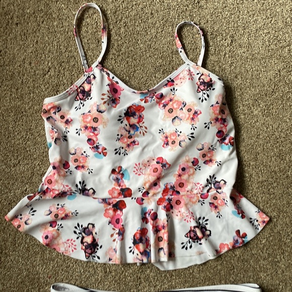 NWOT Womens Large Beachsissi Tankini Set in Floral w High Waisted striped bottom - Picture 2 of 8